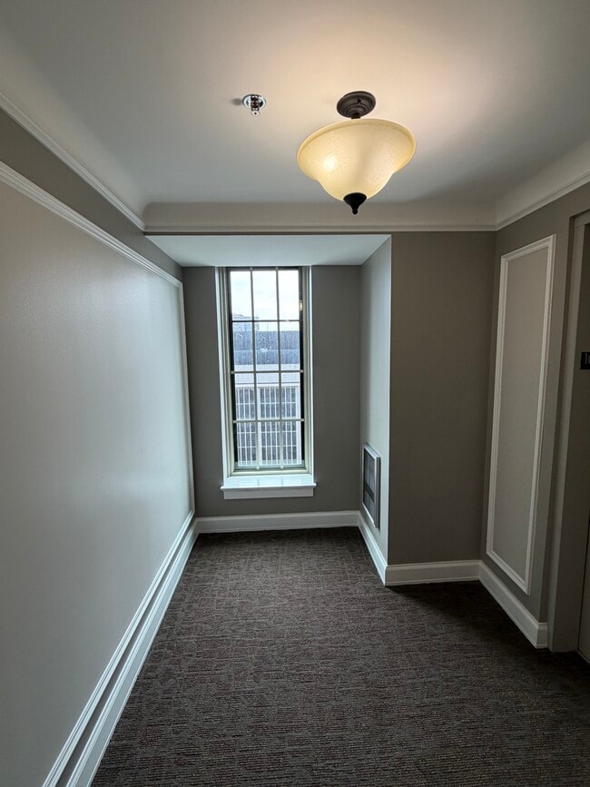 Building Photo - 525 W Lafayette Blvd