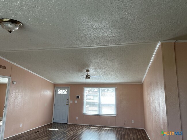 Building Photo - 5013 Tiffany Cir