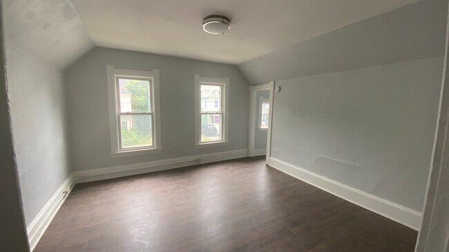 1st Bedroom - 313 W Pleasant Ave