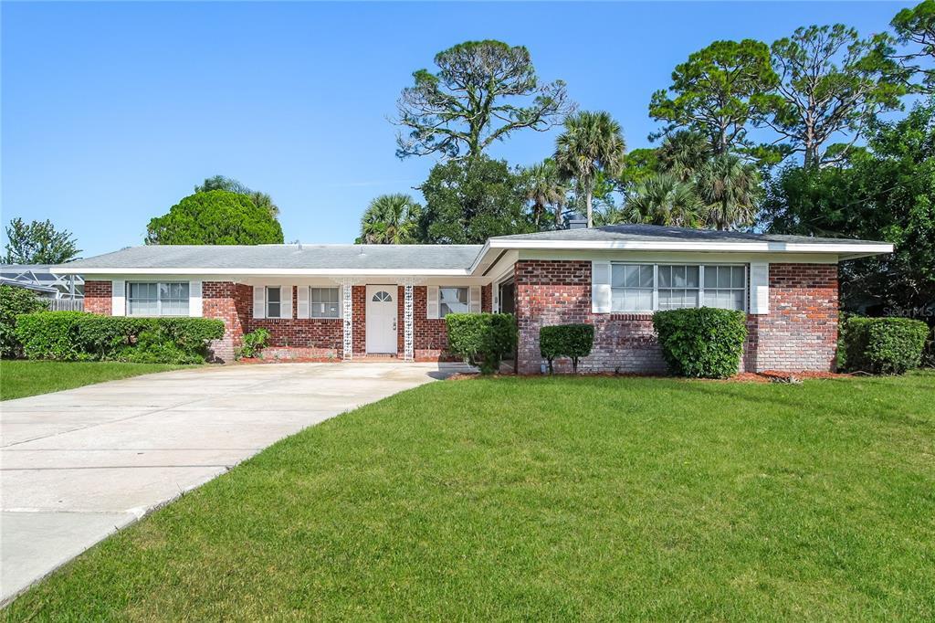 Primary Photo - 40 Fairway Cir