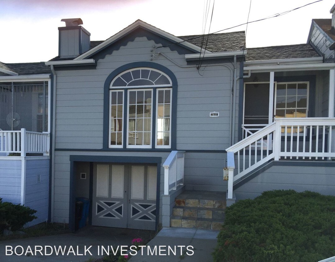 Primary Photo - 2631 45th Ave