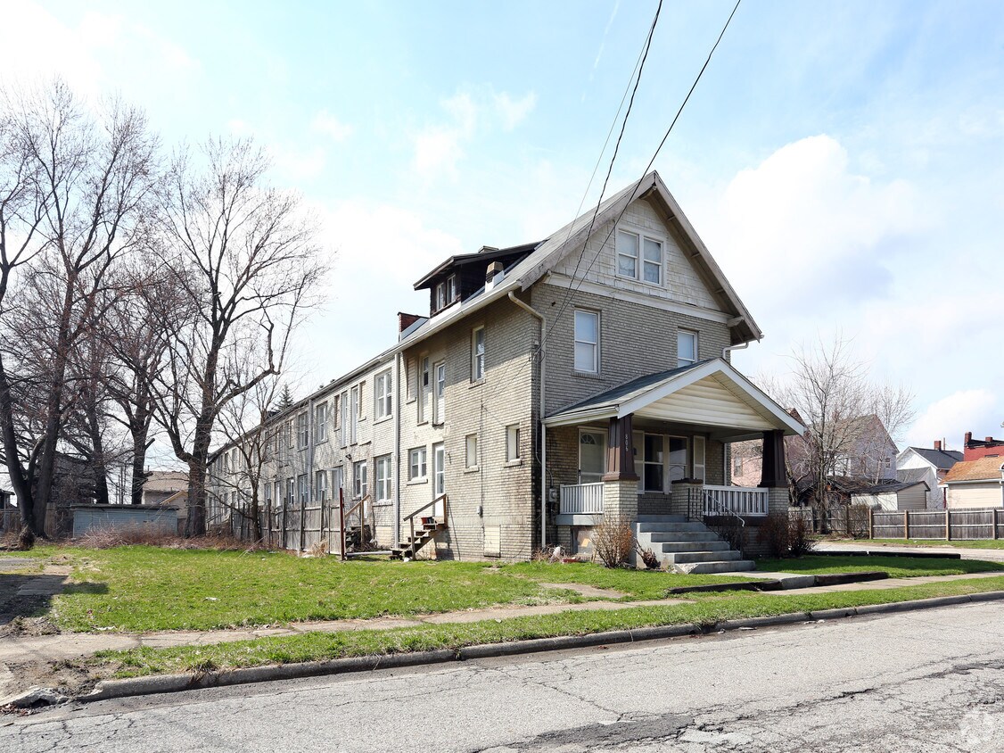 Primary Photo - 806 Sherman St