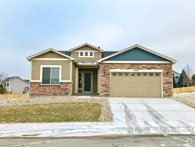 Building Photo - 17451 Leisure Lake Dr