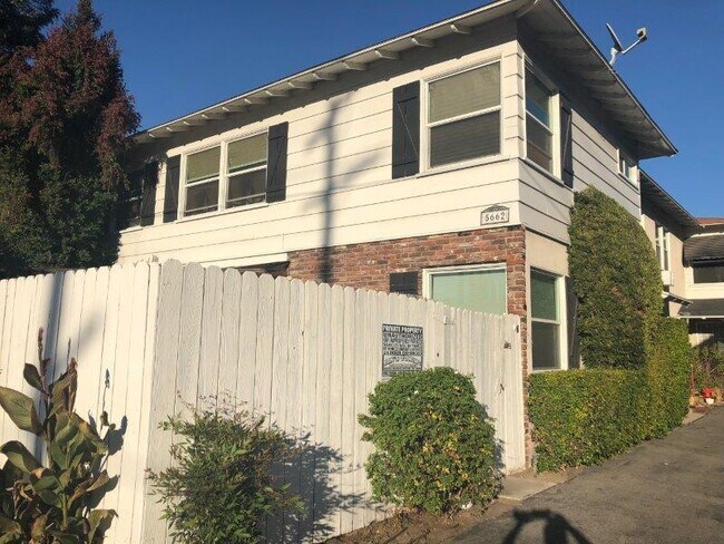 Building Photo - 5662 Whitsett Ave