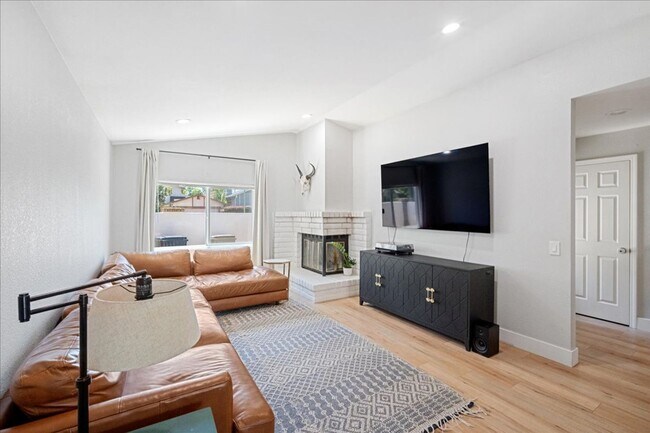 Building Photo - 103 Petrilli Cir