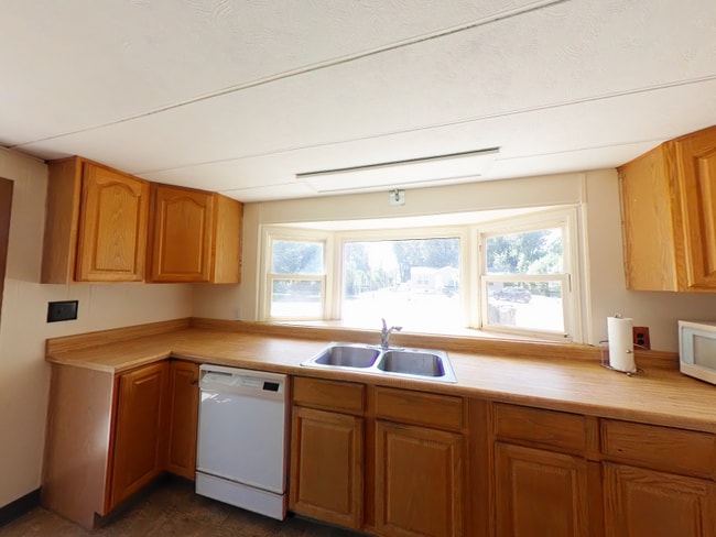 Building Photo - 3120 Gold Charm Dr
