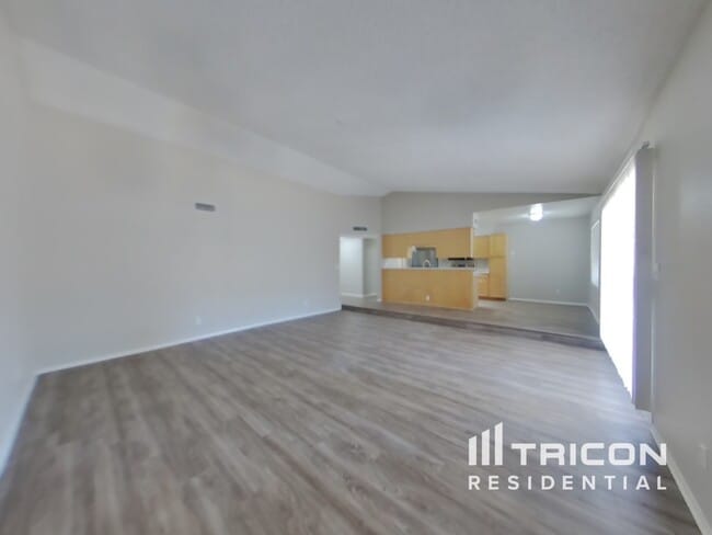 Foto del edificio - 3224 N Woodburne Dr