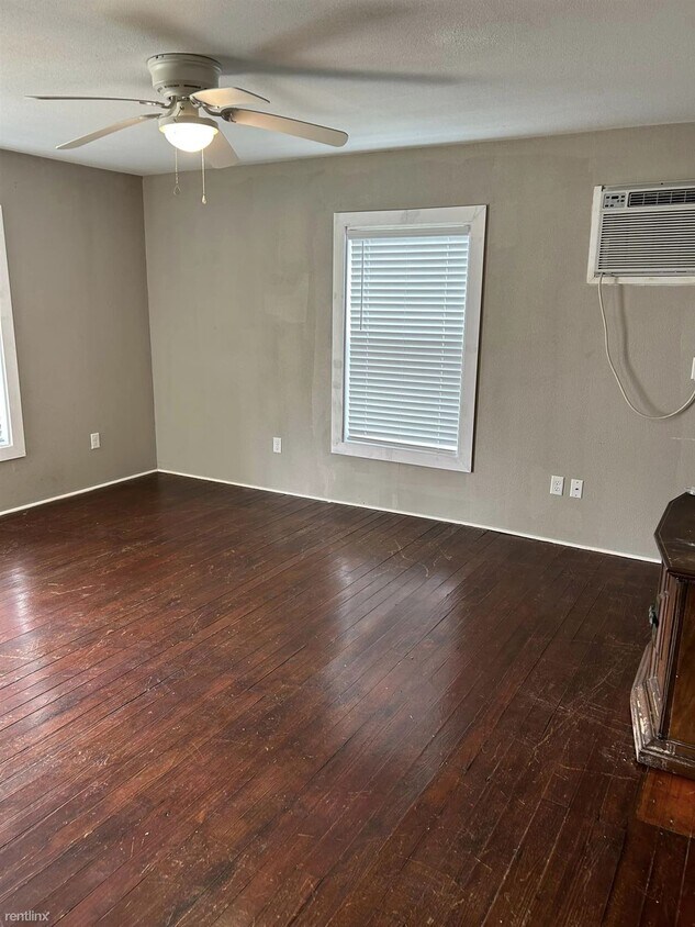 Building Photo - 1 br, 1 bath House - 1503 E Travis St