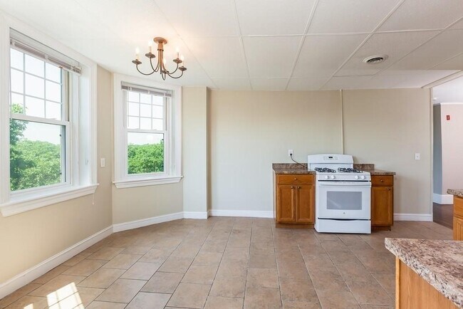 Foto del edificio - 394 Riverway