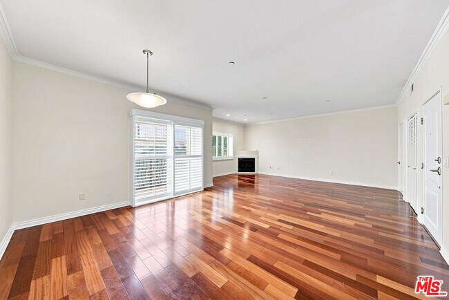 Foto del edificio - 956 S Wilton Pl