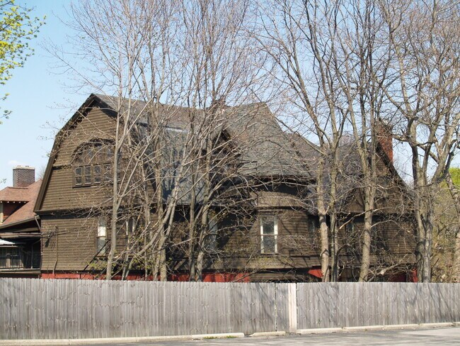 390 pie de Linwood Ave - 390 Linwood Ave