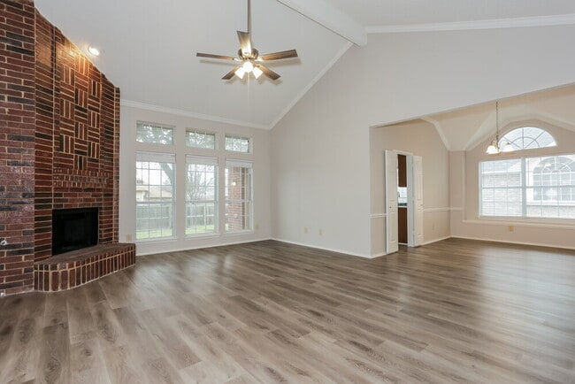 Foto del edificio - 712 Stain Glass Dr