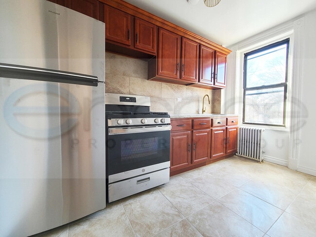 Building Photo - 250 Stuyvesant Ave