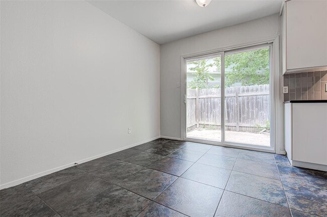 Foto del edificio - 1403 Click Cove