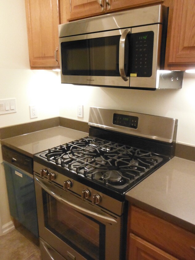 Primary Photo - 1420 Parkwood Pl NW