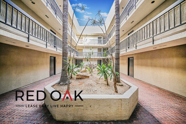 Foto del edificio - 1522 N Formosa Ave