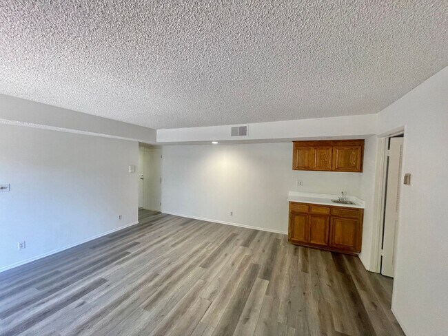 Foto del edificio - 12120 Texas Ave