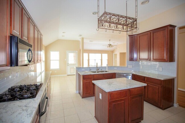 Building Photo - 3006 Reindeer Crescent