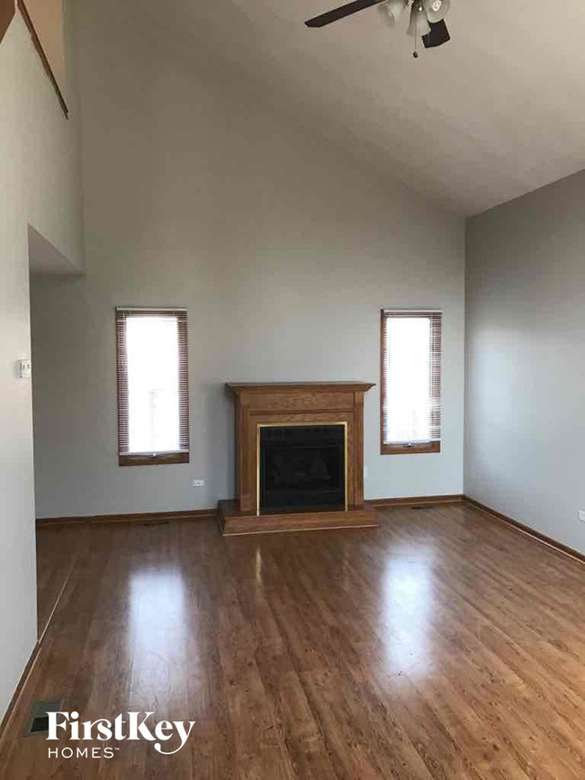 Building Photo - 1119 Karen Dr
