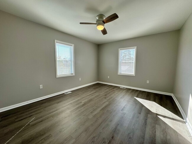 Building Photo - Recently Renovated 2 Bedroom 2 Bathroom Ho...