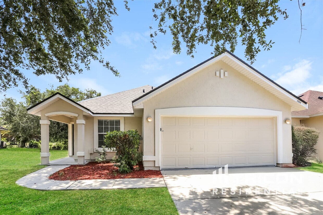 Foto principal - 12048 Coachman Lakes Way