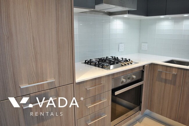 Photo du bâtiment - Kensington Gardens 2 Bedroom Apartment For...