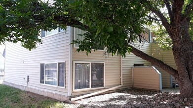 Building Photo - 2831 Somerville Dr