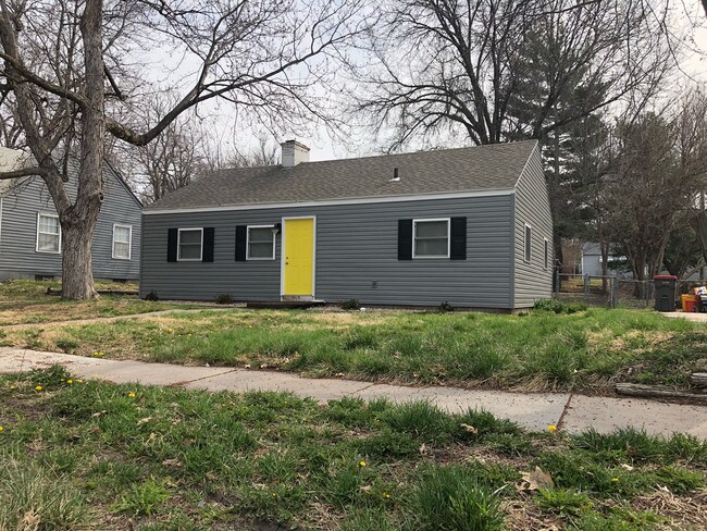 Building Photo - 1830 S Cotner Blvd