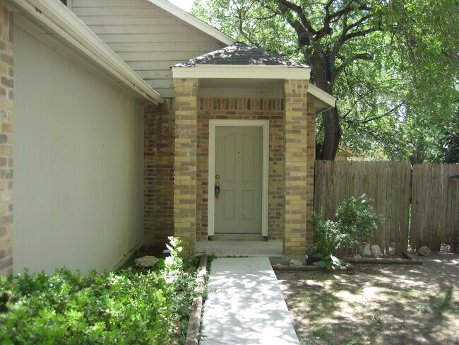 Foto del edificio - CUTE 3 BEDROOM IN NORTHSIDE ISD***GREAT FL...