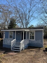 Building Photo - 27 Domineck St