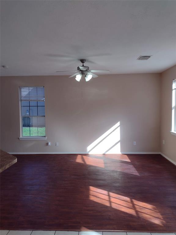 475 Folk Crest Ln, Dickinson, TX 77539 Condo for Rent in Dickinson