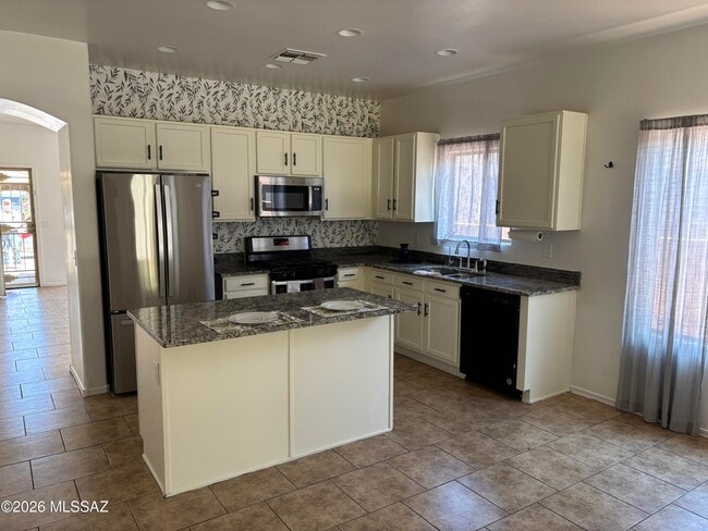Building Photo - 182 E Corte Rancho Dorada