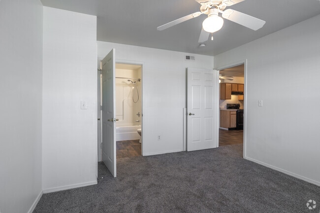 2BD, 2BA 1016 SF Flat - The Bristol