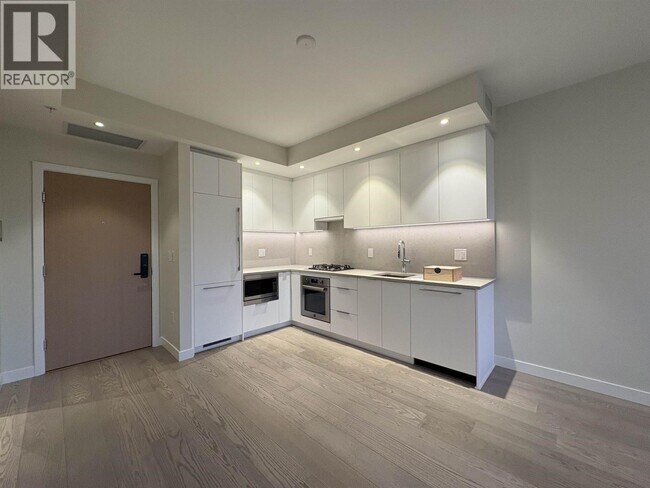 Photo du bâtiment - 6138 Birney Ave