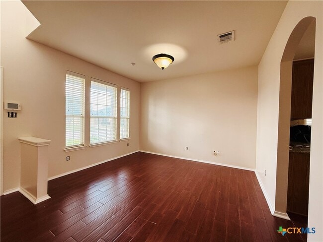 Foto del edificio - 5204 Lions Gate Ln