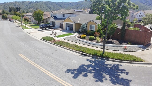 Building Photo - 6141 Starling Dr