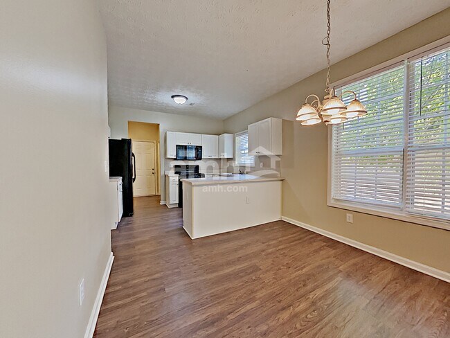 Building Photo - 2319 Clipper Ln