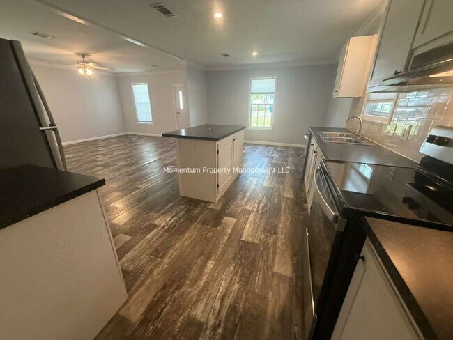 Foto del edificio - Gorgeous 3/2 Brooksville Available Now !