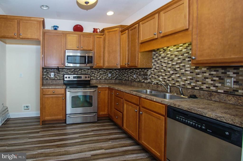 Primary Photo - 514 Barnhardt Way