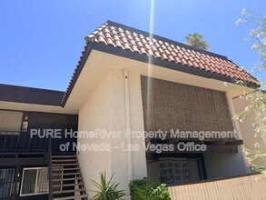 Building Photo - 1405 E Vegas Valley Dr