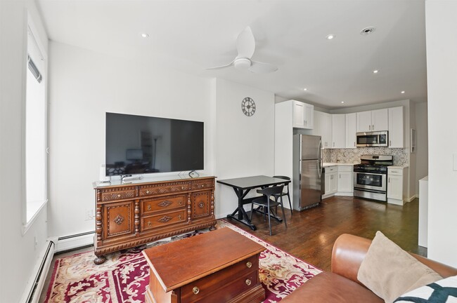 Foto del edificio - 242 6th St