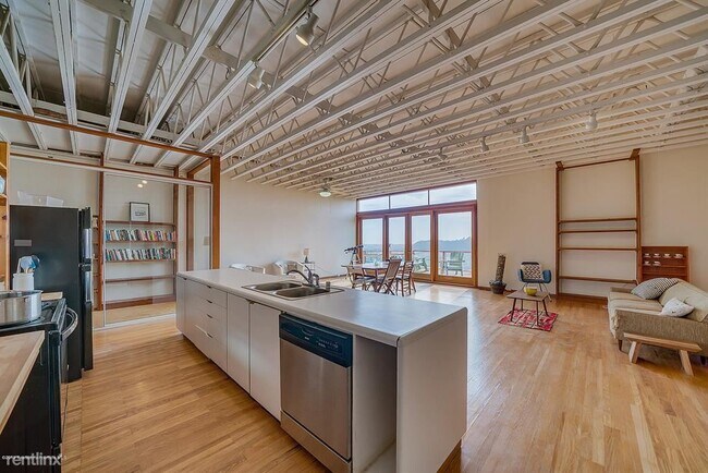 Building Photo - 1 br, 1 bath House - 1744 Kilbourn St