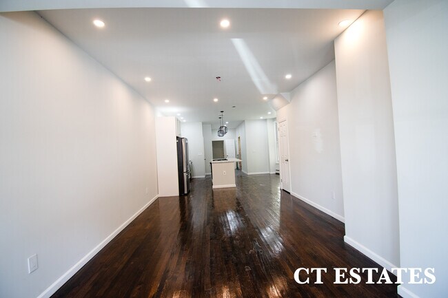 Building Photo - 828 Brooklyn Ave