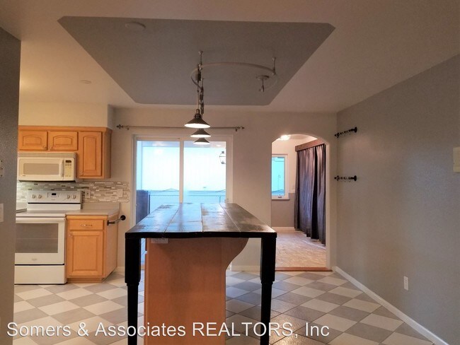 Building Photo - 4 br, 3 bath House - 537 Farewell Ave.