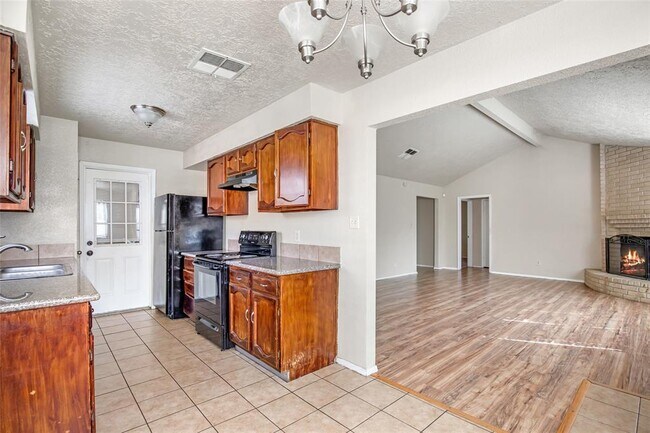 Foto del edificio - 17555 Compass Rose Cir