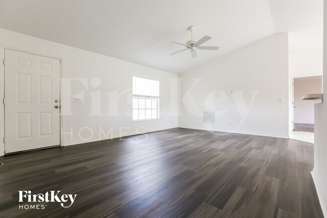 Foto del edificio - 11092 Vanessa Ave