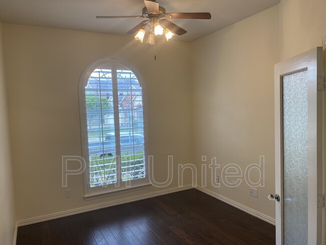 Building Photo - 2103 Clubside Dr