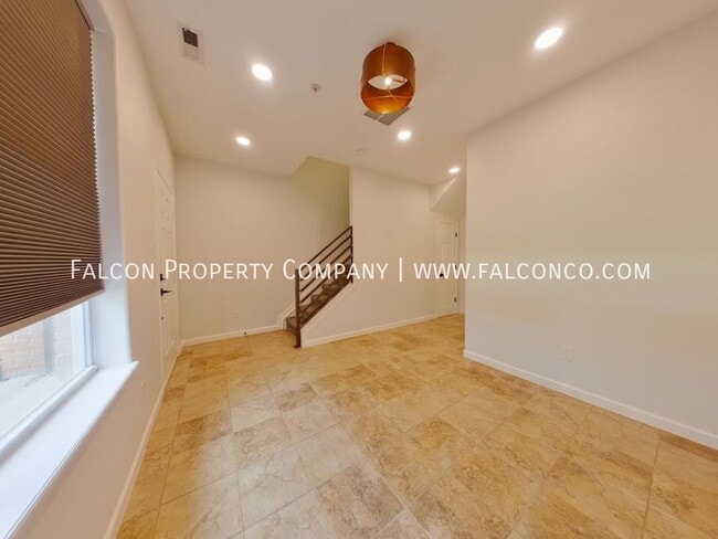 Photo - 834 Victoria Ridge Point Townhome