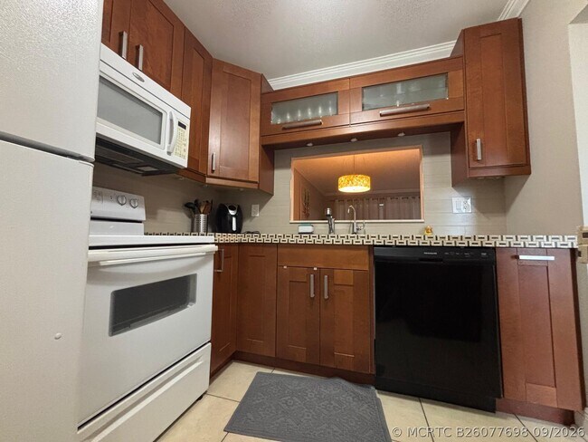 Building Photo - 5171 W Oakland Park Blvd
