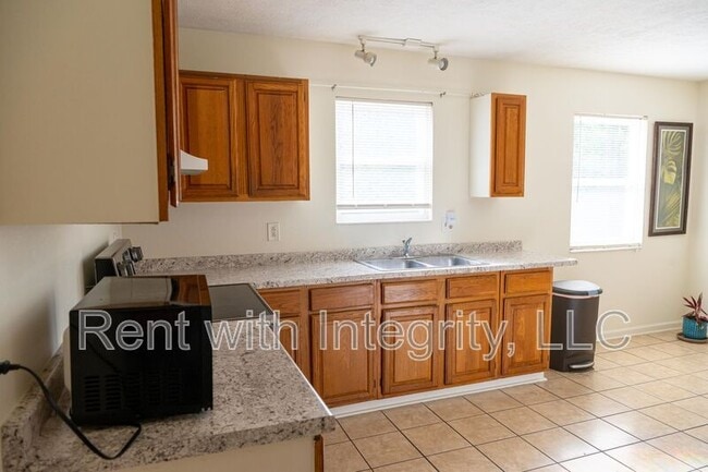Building Photo - 3422 Orlando Dr